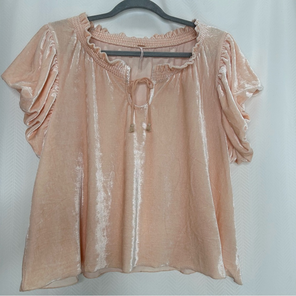 Free Pet pink velvet blouse top short puff sleeves size large